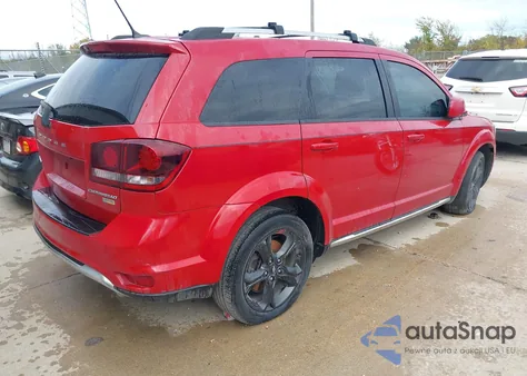 2018 Dodge Journey Crossroad z USA, uszkodzony, nr VIN 3C4PDCGG7JT369580